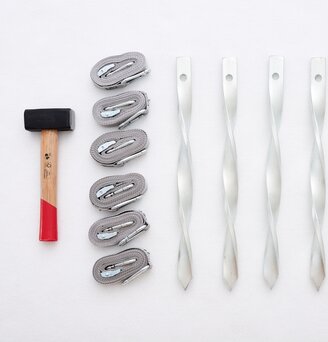 Fastening kit set of 6 consisting of 1 hammer, 6 tension straps and 6 pegs.